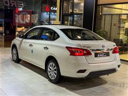 نيسان سيلفي